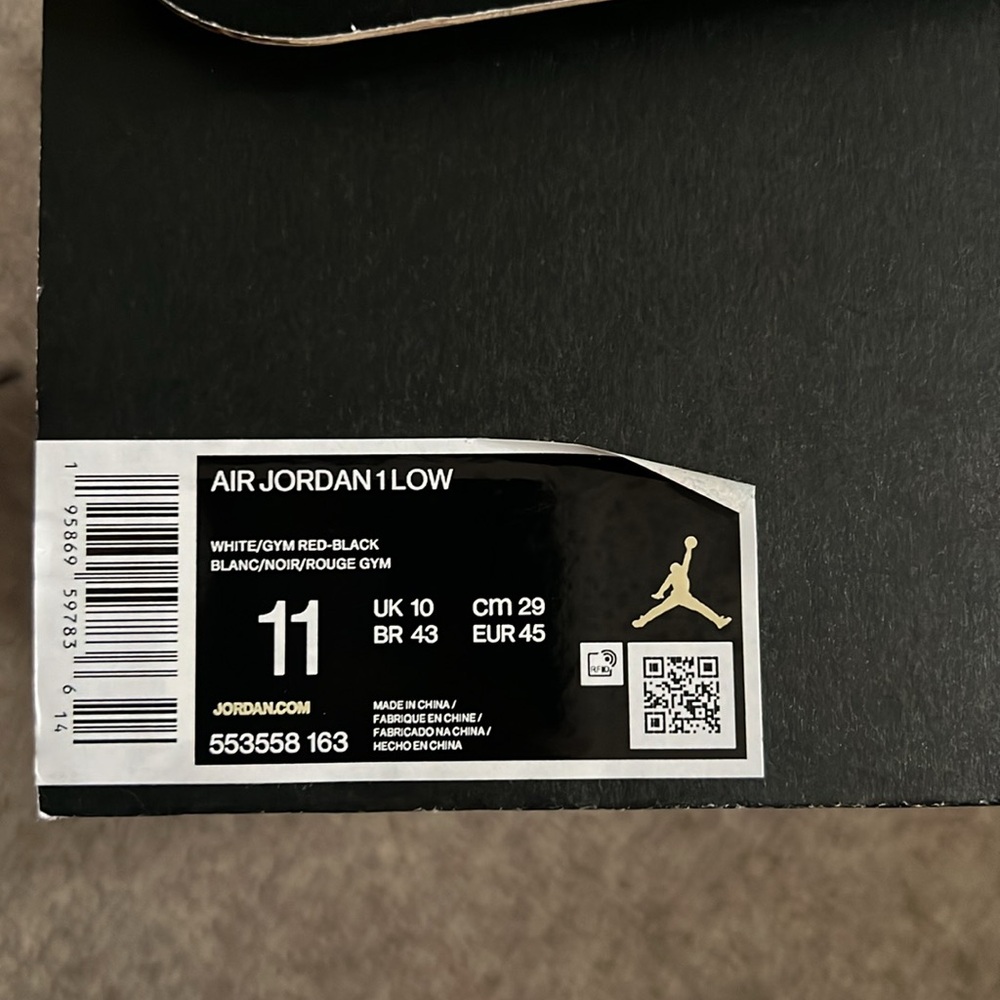 Air Jordan 1 Low - Picture 7 of 14
